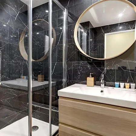 370 Anthony - Superbe A Apartment